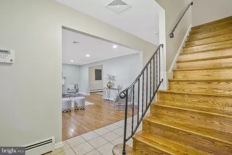 6011 Claiborne Dr, Mclean, VA 22101 photo 3