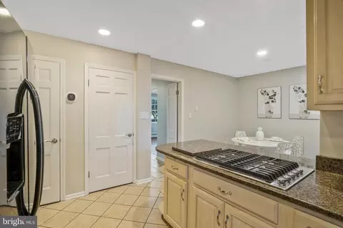 6011 Claiborne Dr, Mclean, VA 22101 photo 14