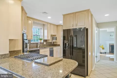 6011 Claiborne Dr, Mclean, VA 22101 photo 15