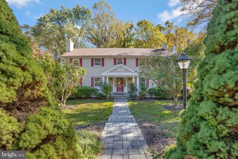 6011 Claiborne Dr, Mclean, VA 22101 photo 2