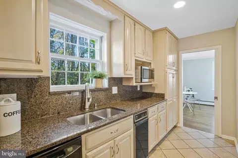 6011 Claiborne Dr, Mclean, VA 22101 photo 17
