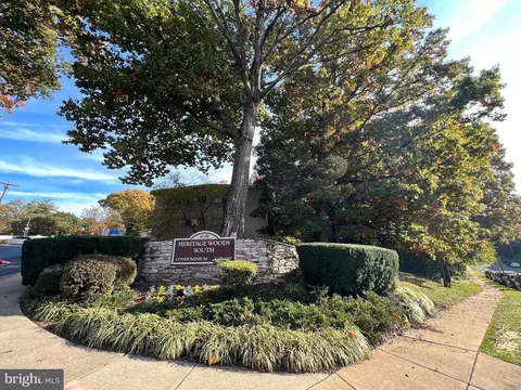 4379 Americana Dr #10, Annandale, VA 22003