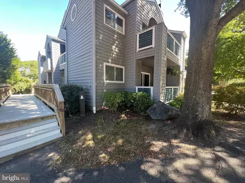 11743 Summerchase Cir #1743-A, Reston, VA 20194
