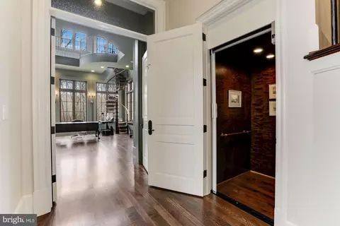 906 Turkey Run Rd, Mclean, VA 22101 photo 12