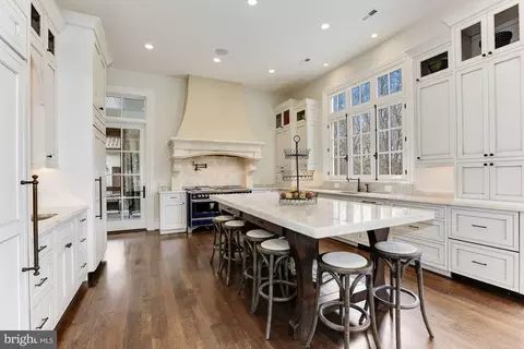 906 Turkey Run Rd, Mclean, VA 22101 photo 16