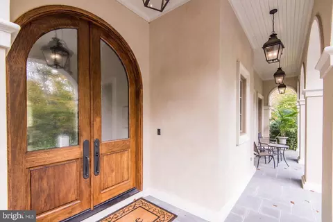 906 Turkey Run Rd, Mclean, VA 22101 photo 5