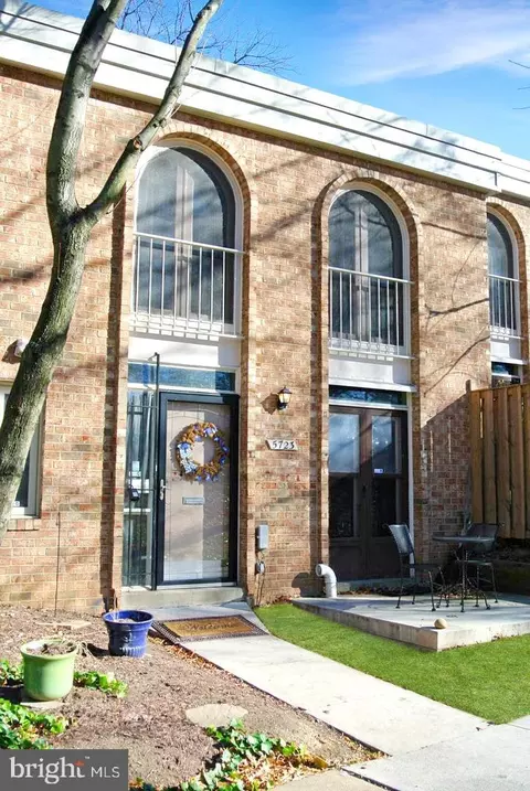 5723 N Kings Hwy, Alexandria, VA 22303