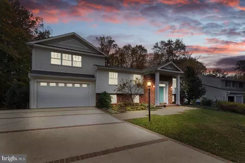 9743 Water Oak Dr, Fairfax, VA 22031