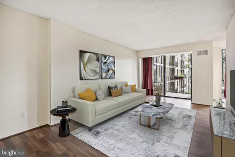 2311 Pimmit Dr #301, Falls Church, VA 22043