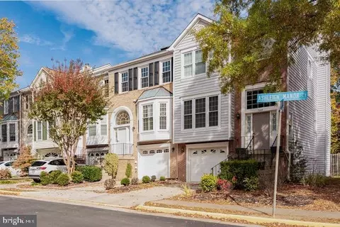 7041 Ashleigh Manor Ct, Alexandria, VA 22315