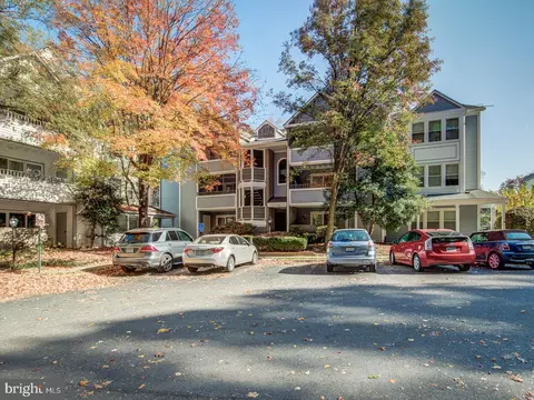 7714 Lafayette Forest Dr #153, Annandale, VA 22003