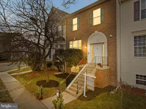 14735 Truitt Farm Dr, Centreville, VA 20120