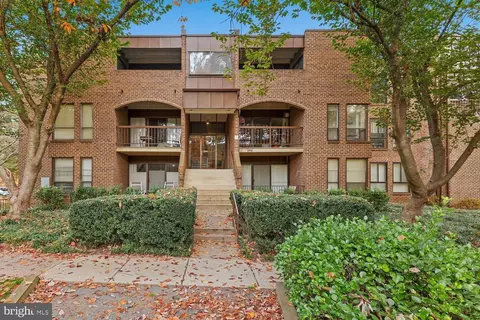 11256 Chestnut Grove Sq #344, Reston, VA 20190