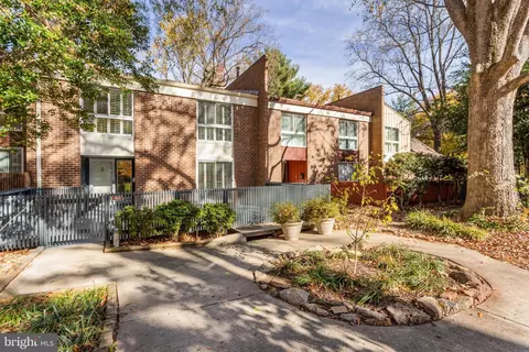 11531 Links Dr, Reston, VA 20190