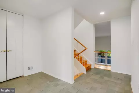 11531 Links Dr, Reston, VA 20190 photo 4