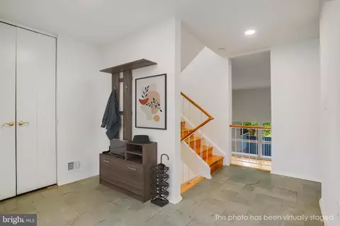 11531 Links Dr, Reston, VA 20190 photo 5