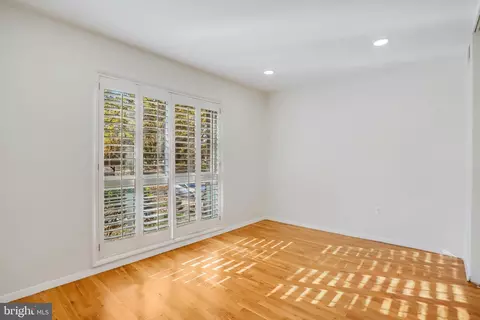 11531 Links Dr, Reston, VA 20190 photo 26