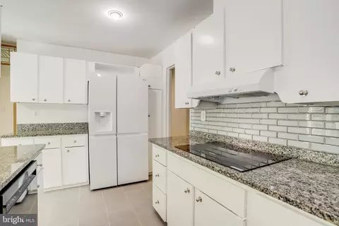 11531 Links Dr, Reston, VA 20190 photo 10