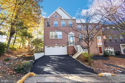 4026 Rosemeade Dr, Fairfax, VA 22033