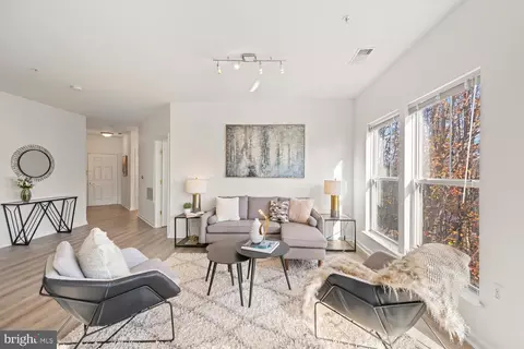 2931 Deer Hollow Way #304, Fairfax, VA 22031