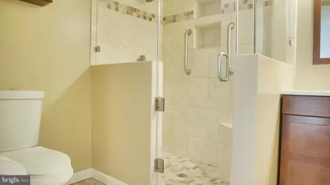 8298 Deep Valley Ct, Springfield, VA 22153 photo 21