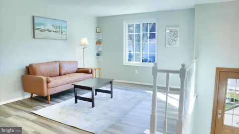 8298 Deep Valley Ct, Springfield, VA 22153 photo 5