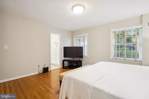 12142 Stirrup Rd, Reston, VA 20191 photo 17