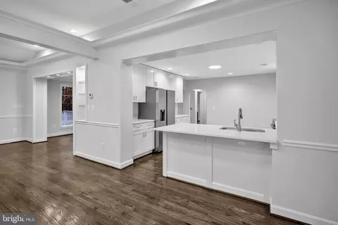 7805 Hooes Rd, Springfield, VA 22152 photo 12