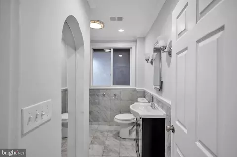 7805 Hooes Rd, Springfield, VA 22152 photo 18
