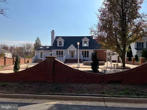 7805 Hooes Rd, Springfield, VA 22152