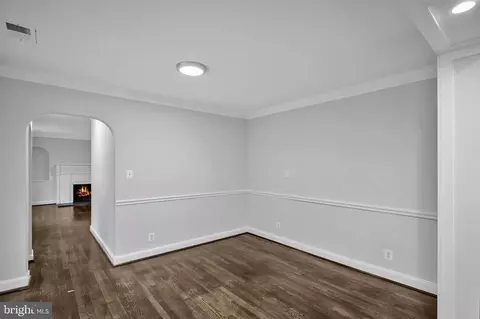 7805 Hooes Rd, Springfield, VA 22152 photo 9