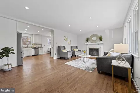7629 Mendota Pl, Springfield, VA 22150 photo 4