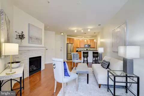 2665 Prosperity Ave #332, Fairfax, VA 22031