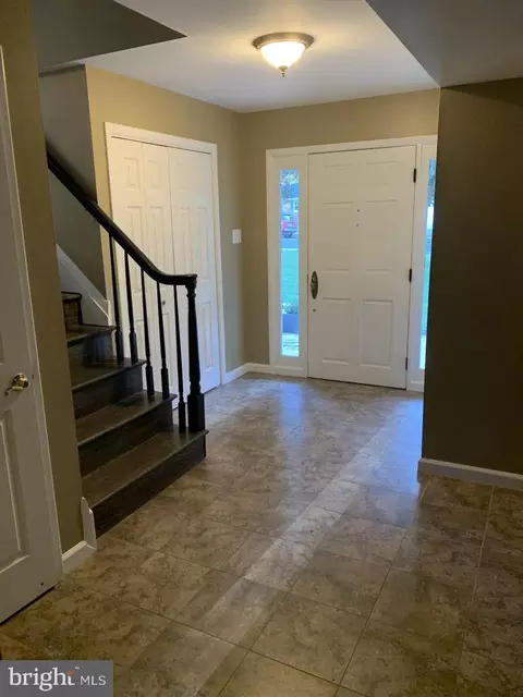 6723 Deland Dr, Springfield, VA 22152 photo 3