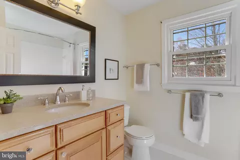 8103 Viola St, Springfield, VA 22152 photo 55