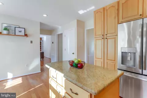 8103 Viola St, Springfield, VA 22152 photo 28