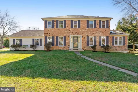 8103 Viola St, Springfield, VA 22152