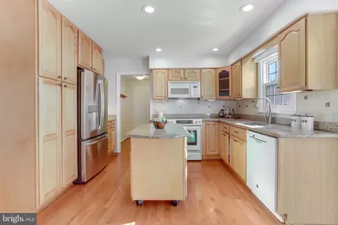 8103 Viola St, Springfield, VA 22152 photo 23
