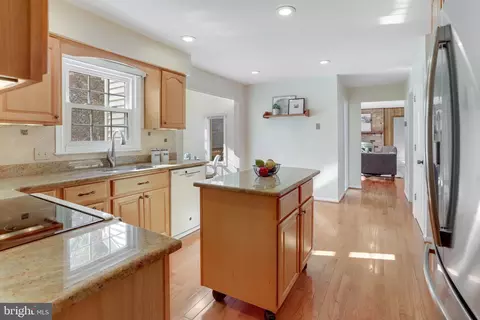 8103 Viola St, Springfield, VA 22152 photo 29