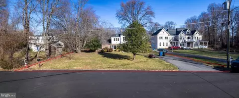 8342 Odricks Ln, Mclean, VA 22102 photo 3