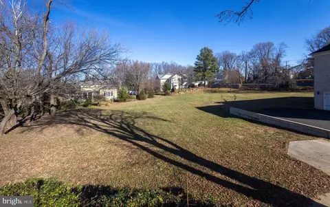 8342 Odricks Ln, Mclean, VA 22102 photo 7