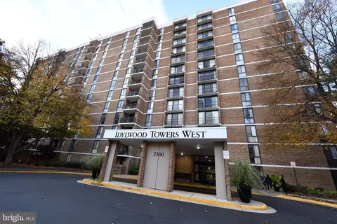 2300 Pimmit Dr #1405, Falls Church, VA 22043