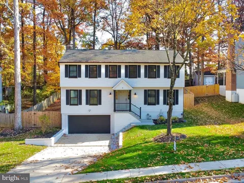 1312 Grant St, Herndon, VA 20170