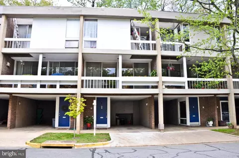 11506 Maple Ridge Rd, Reston, VA 20190