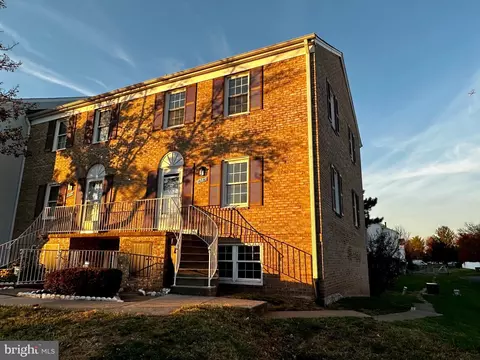 14350 Avocado Ct, Centreville, VA 20121