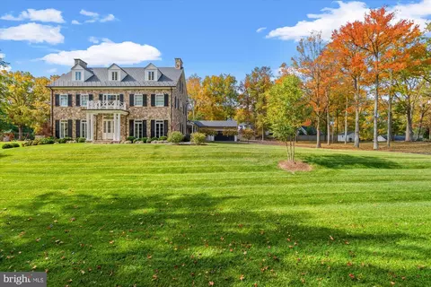 8104 E Boulevard Dr, Alexandria, VA 22308