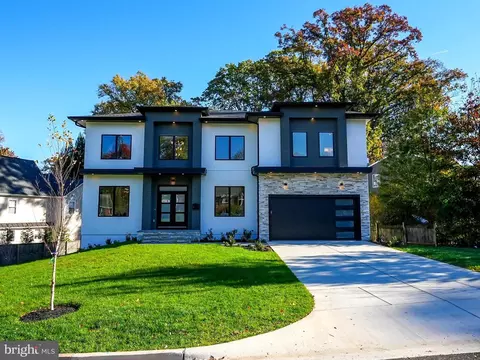 7226 Janet Pl, Falls Church, VA 22046