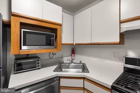 7823 Enola St #101, Mclean, VA 22102 photo 8