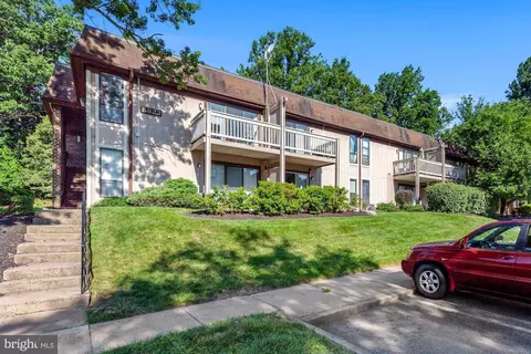 5822 Royal Ridge Dr #T, Springfield, VA 22152