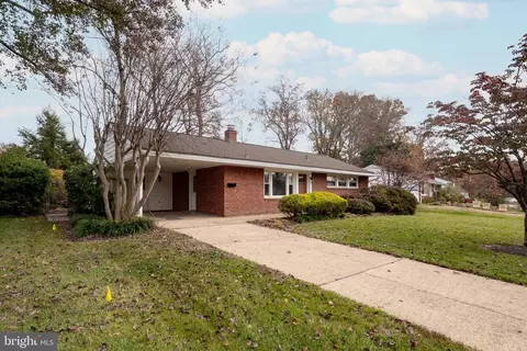 5331 Ravensworth Rd, Springfield, VA 22151 photo 2